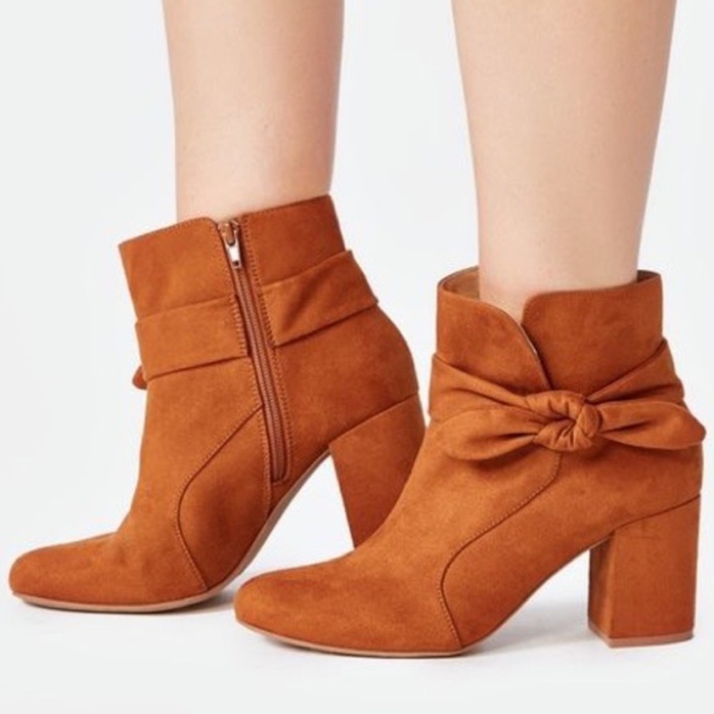 JustFab Cognac Hellen Bow Ankle Bootie 8.5